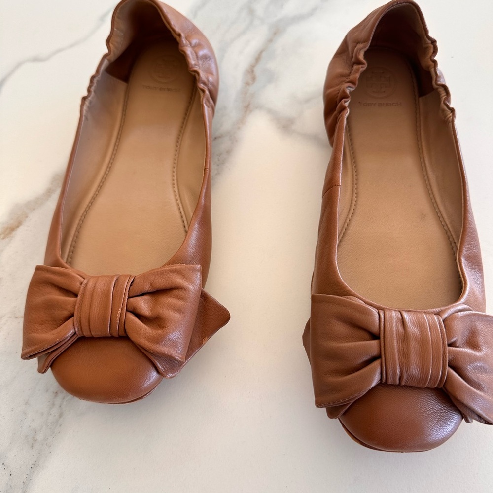 Tory Burch Women's Tan Ballet Flats